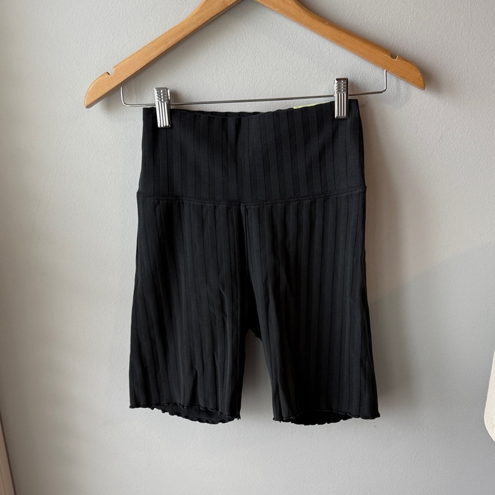 OFFLINE By Aerie OG Groove 7" Bike Short NWT